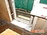 Установка порога перед балконной дверью