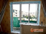 Заделка швов окна и балконной двери монтажной пеной