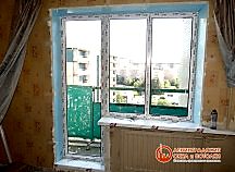 Балконный блок со стеклопакетом и дверью